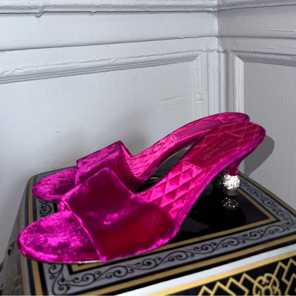 *BRAND NEW* Kate Spade suede kitten heels